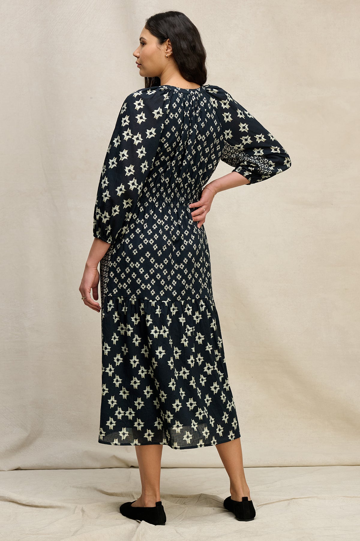 Velvet by Graham and Spencer Elan Vneck Midi Dress