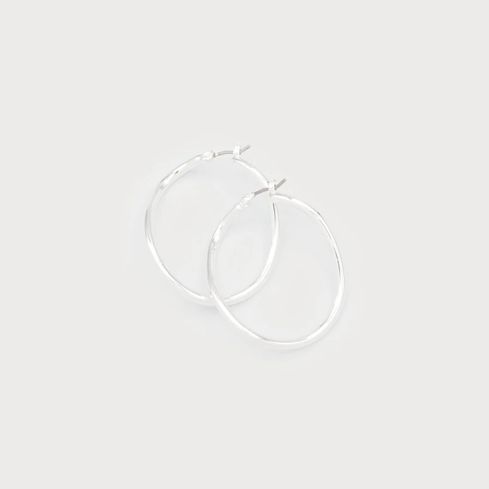 Artsy Oval Earrings in gold & silver