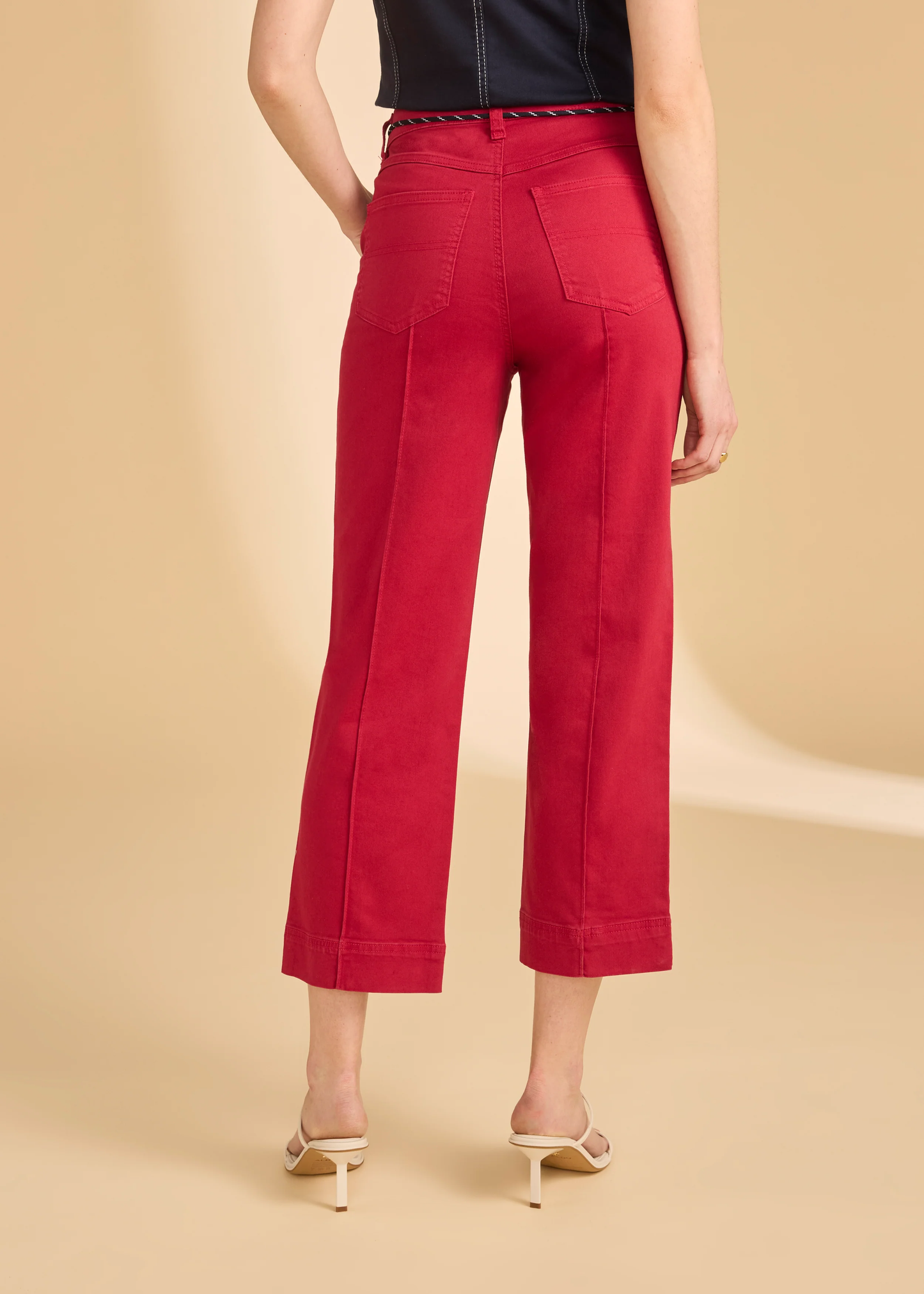 FDJ Suzanne Staight Leg Cropped Pant